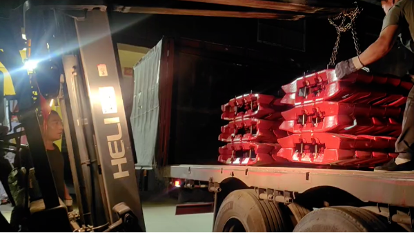 雙志配件“倉”滿即發(fā)，護航生產(chǎn)無時差